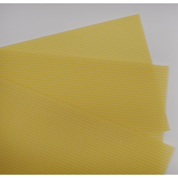Beeswax foundation 5.1mm from disease-free beeswax Dadant 420x125mm